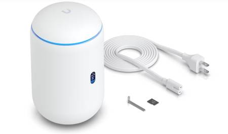 Десктоп 10G Cloud рутер Ubiquiti UniFi Dream Router 7 UDR7