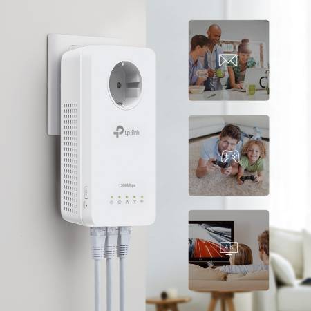 Гигабитов Powerline комплект с Wi-Fi ac и вграден електрически контакт TP-Link TL-WPA8631P KIT AV1300